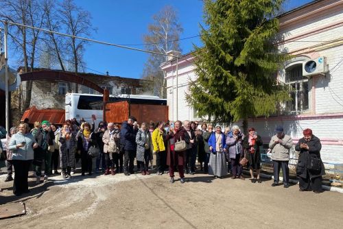 В Чистополе открылась «Купеческая усадьба»: верблюд, свечи и печь с блинами