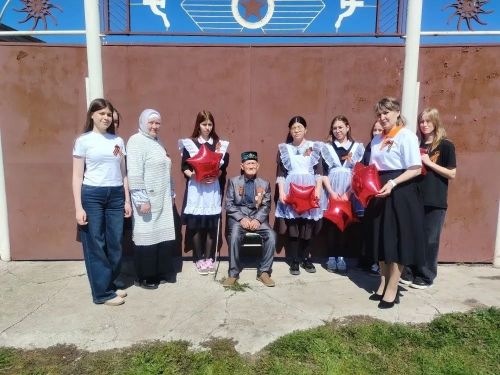 «Парад у дома», подарки, поздравления: в Чистопольском районе чествовали труженика тыла