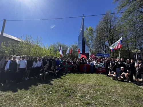 В Чистополе у мемориала в микрорайоне Автовокзал прошёл торжественный митинг в честь 81-й годовщины Победы
