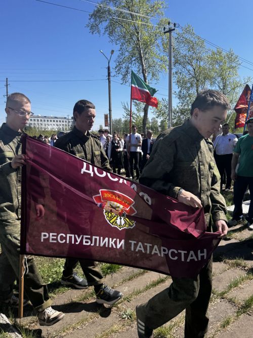 В Чистополе у мемориала в микрорайоне Автовокзал прошёл торжественный митинг в честь 81-й годовщины Победы