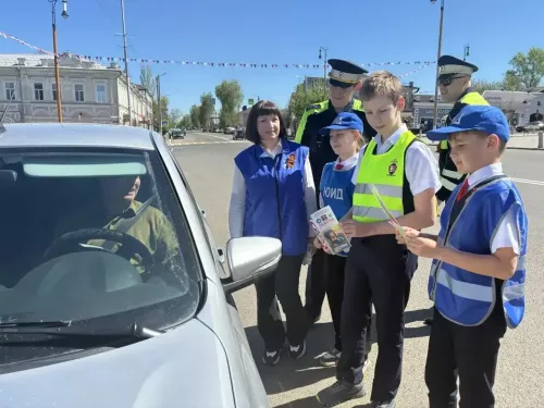 Напомнили ПДД и поздравили с Днем Победы: в Чистополе провели профилактическую акцию для водителей