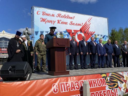 Праздничный парад, вручение наград, тематические площадки: в Чистополе отмечают День Победы