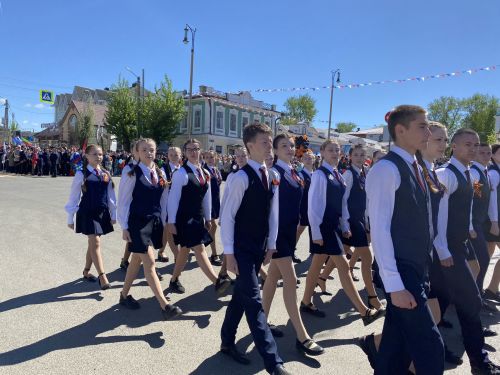 Праздничный парад, вручение наград, тематические площадки: в Чистополе отмечают День Победы