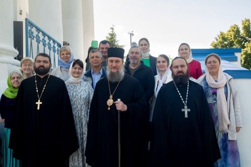 В День Святого Духа епископ Пахомий совершил Литургию в Никольском соборе
