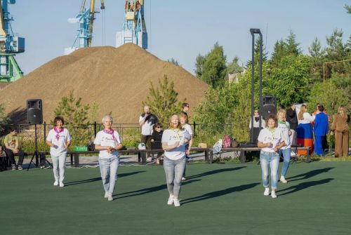 У речного вокзала в Чистополе прошел праздничный концерт
