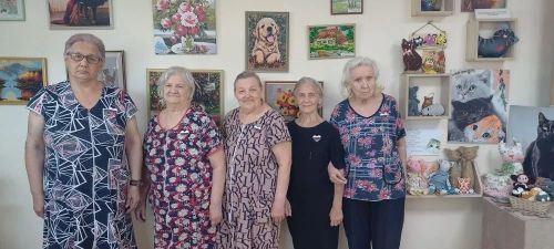 Подопечные чистопольского дома-интерната «Юлдаш» сделали патриотические броши ко Дню России