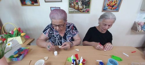 Подопечные чистопольского дома-интерната «Юлдаш» сделали патриотические броши ко Дню России