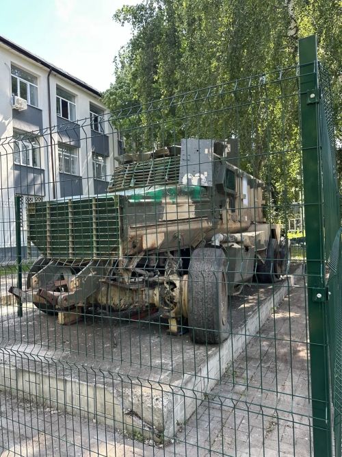 В Чистополь привезли бронемашину противника, подбитую нашими бойцами в зоне СВО