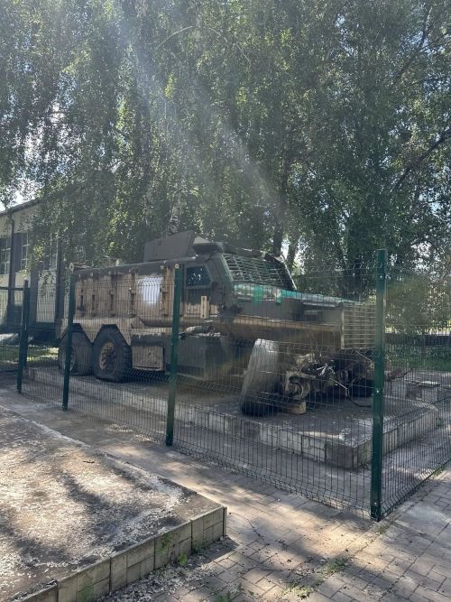 В Чистополь привезли бронемашину противника, подбитую нашими бойцами в зоне СВО