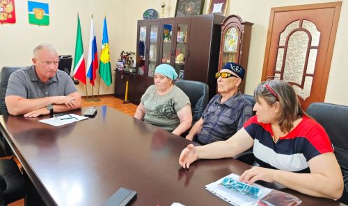 Глава Чистопольского района провел прием граждан