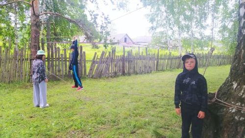 Воспитанники чистопольского «Рубежа» совместили верёвочный курс с Минутой молчания