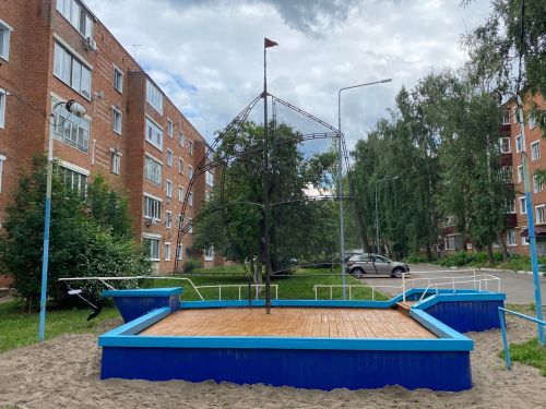 В Чистополе отремонтировали дворовую площадку «Бригантина»