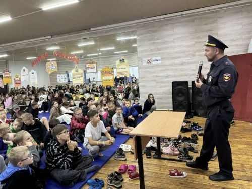 Полицейские и общественники провели уроки безопасности в летних лагерях Чистополя