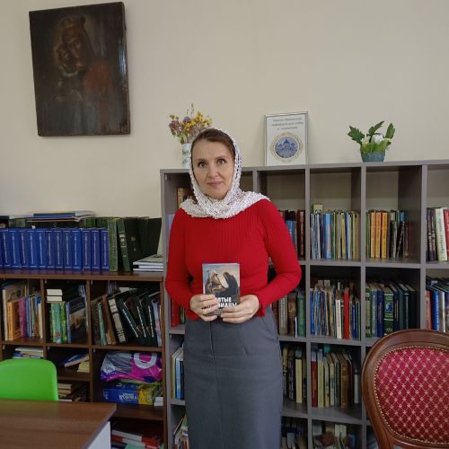 Духовные книги ждут читателей в воскресной школе Свято-Никольского собора Чистополя