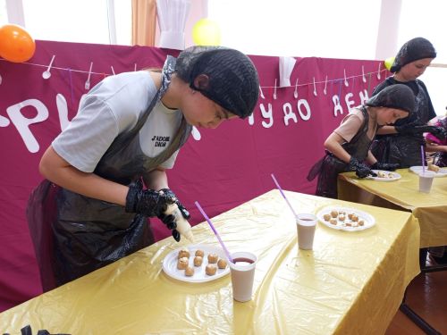 В селе Чистопольского района дети научились готовить пирожное «Картошка»