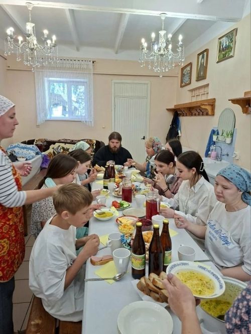Воспитанники Чистопольского детского дома посетили Воскресенский храм