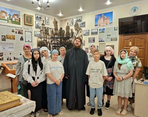 Воспитанники Чистопольского детского дома посетили Воскресенский храм