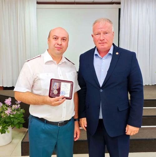 Дмитрий Иванов наградил чистопольцев на аппаратном совещании