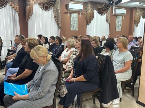 Эдуард Хасанов провел аппаратное совещание: соцзащита, АПК и правопорядок в центре внимания