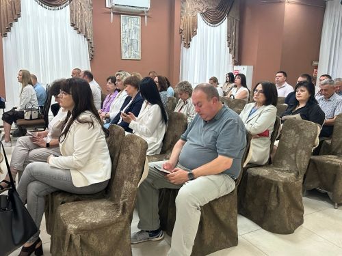 Эдуард Хасанов провел аппаратное совещание: соцзащита, АПК и правопорядок в центре внимания