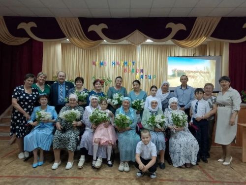 Чистай районы Яуширмә авылында үзләренең хезмәте белән дан тоткан хезмәт ияләренә багышланган чара узды