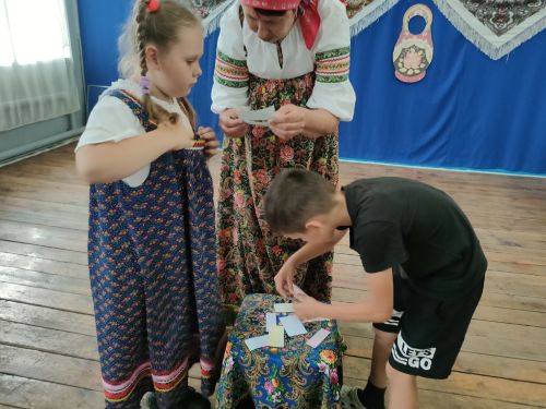 В Чистопольском районе прошел фольклорный праздник «Волшебный мир платков»