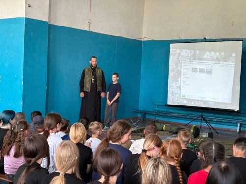 В лагере «Юный Армеец» прошёл урок мужества, посвящённый Дню ветерана боевых действий