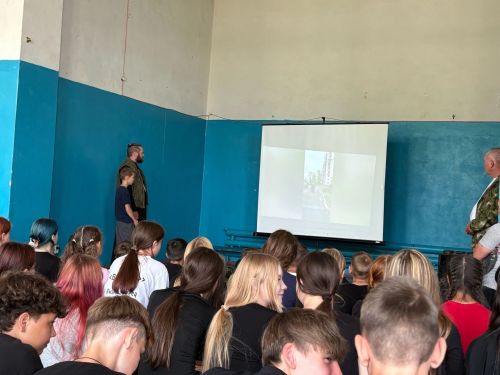 В лагере «Юный Армеец» прошёл урок мужества, посвящённый Дню ветерана боевых действий
