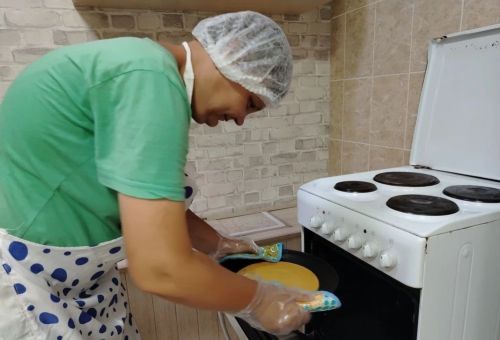 «Торт дружбы и доброты»: кулинарный праздник прошёл в Чистопольском доме социального обслуживания