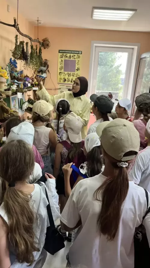 В заказнике «Чистые луга» прошла экологическая встреча для воспитанниц центра «Камалия»