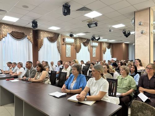 Дмитрий Иванов поручил обеспечить досуг сельчан на хорошем уровне