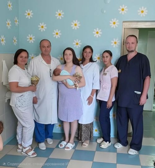 В чистопольском роддоме поздравили молодых мам с Днём семьи, любви и верности