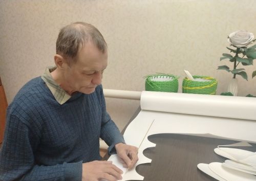 В чистопольском доме-интернате прошёл мастер-класс по созданию ромашек