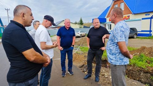 На улице Хмельницкого в Чистополе идёт капитальный ремонт дороги и прокладка водопровода