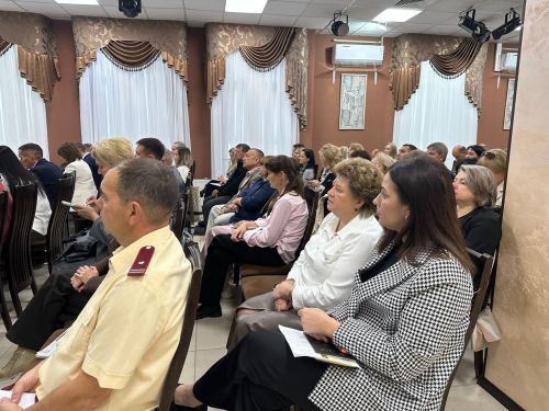 Дмитрий Иванов эпидемиологик хәл, урып-җыю һәм хокук тәртибе торышы турында докладлар тыңлады
