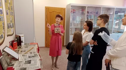 Тумышы белән Яуширмә авылыннан булган Габделхәй Хөснуллинның оныгы Елена Казакова, туганлык җепләрен эзләп, Чистай якларына кайтты (2нче өлеш)