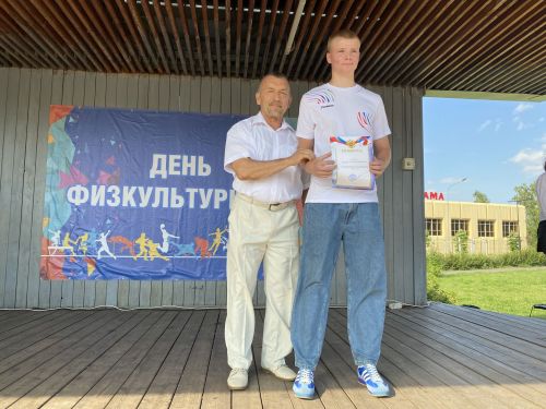 Отличившихся спортсменов и тренеров наградили в День физкультурника в Чистополе