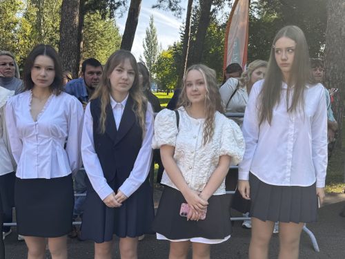 В Чистополе прошла торжественная линейка в честь Дня знаний