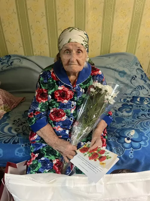 Труженице тыла из Чистополя Зайнаб Ахметшиной исполнилось 99 лет