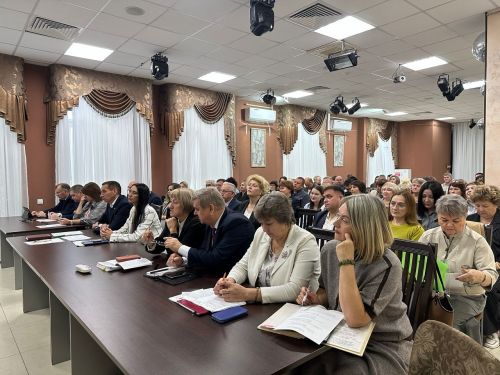 На совещании у главы района обсудили участие в грантах, ход уборочной и подготовку к выборам