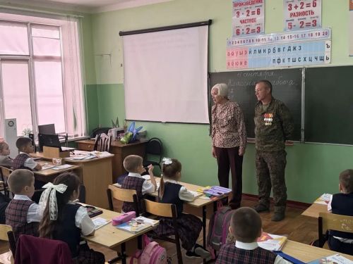Учитель информатики, участник СВО встретился со школьниками в Чистополе