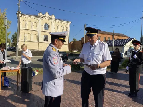 Делегацию ветеранов МВД из Свердловской области приветствовали в Чистополе
