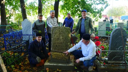 В Чистополе продолжают спасать исторические надгробия Булгарского периода