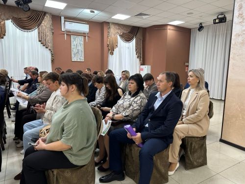 Дмитрий Иванов социаль хезмәт күрсәтү, урып-җыю һәм юлларда иминлек турында докладлар тыңлады