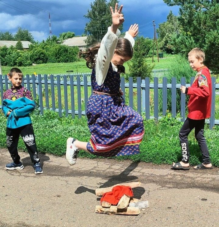 Игры, веселье и поиски папоротника: в Чистопольском районе отпраздновали Ивана Купалу