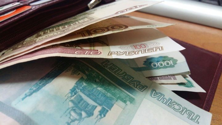 Чистопольский водитель «накопил» 13 тысяч рублей долга