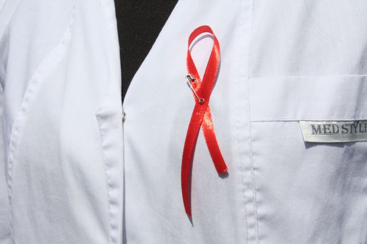 Каждый час ВИЧ в России заражается 10 человек: узнай свой статус