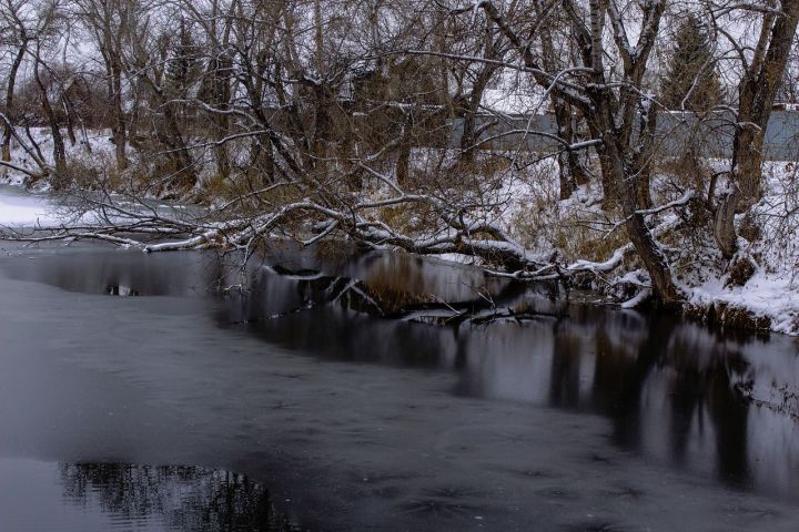 В Татарстане тело рыбака нашли вмерзшим в лед