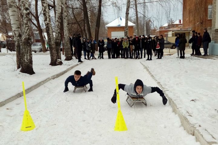 Чистопольским студентам устроили «Зимние забавы»