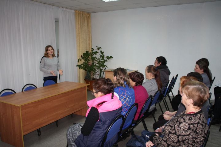 Редактор газеты «Чистопольские известия» встретилась с почтальонами города